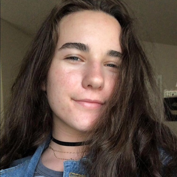 Meet your Posher, Hailey - Picture 1 of 1